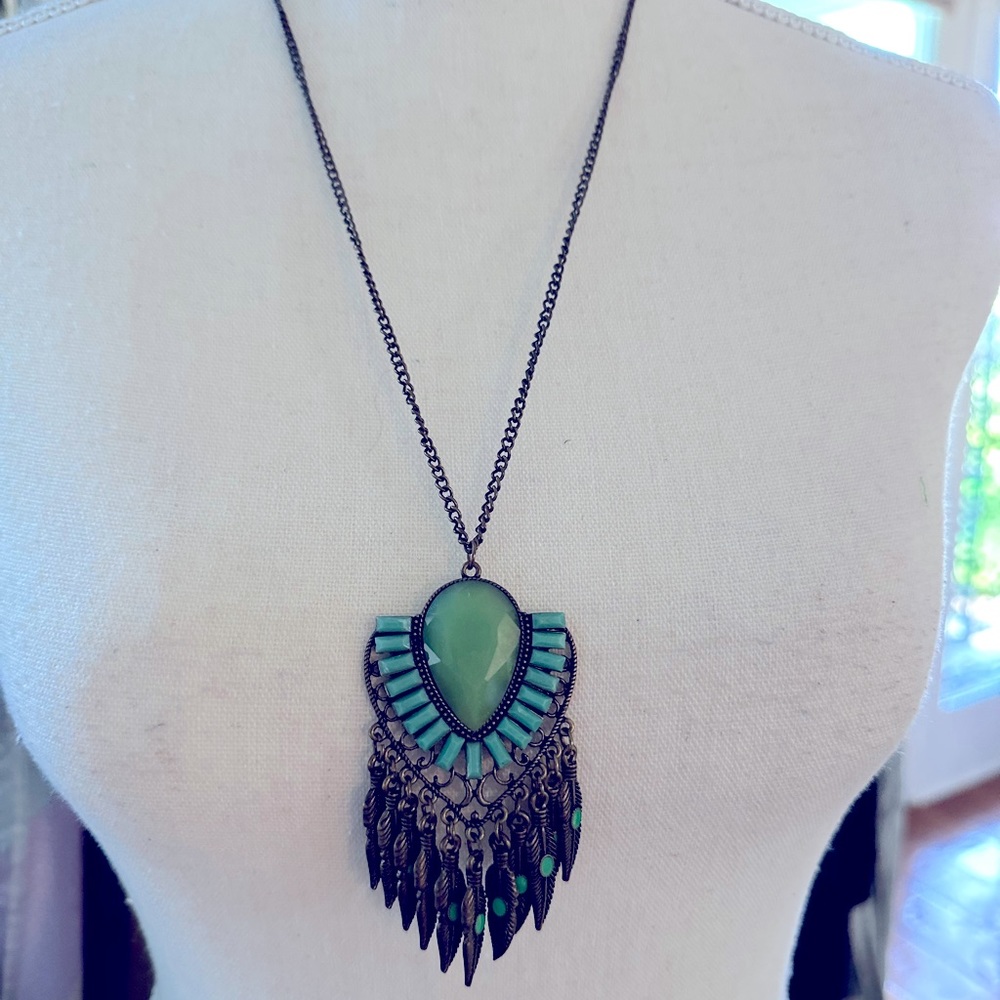 TASSLE NECKLACE